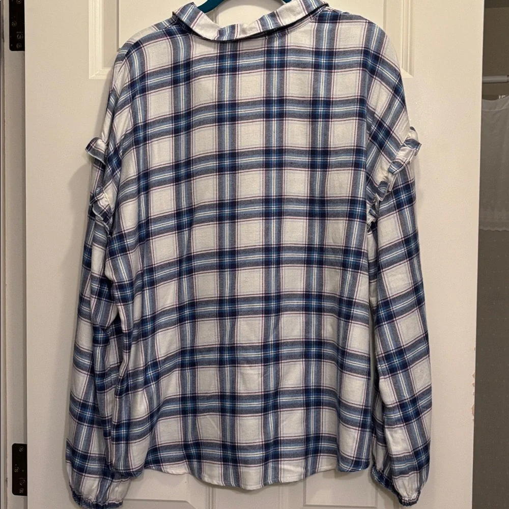 Feminine Flannel top - Picture 5 of 8